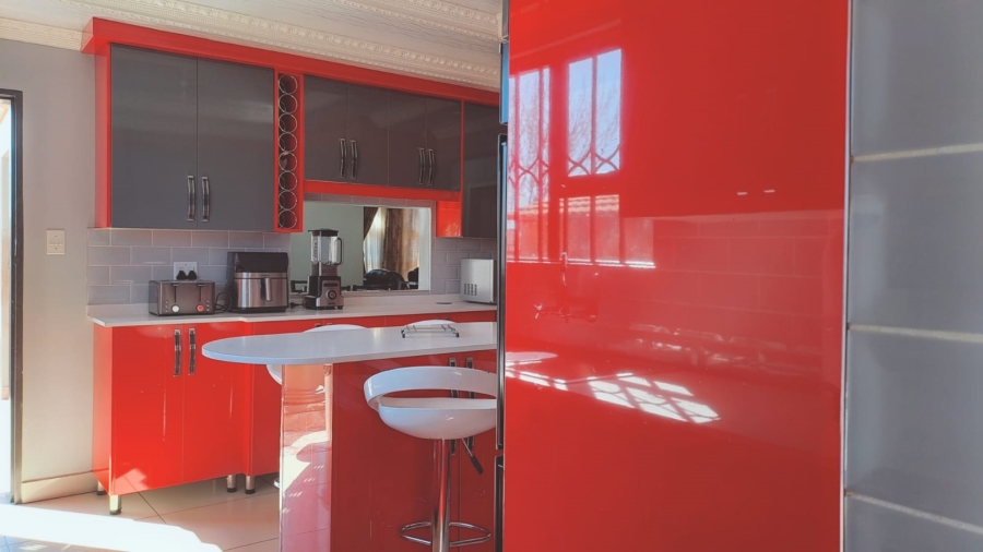 3 Bedroom Property for Sale in Ikageng North West